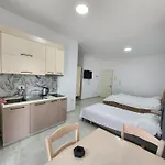 Anchor Hotel *